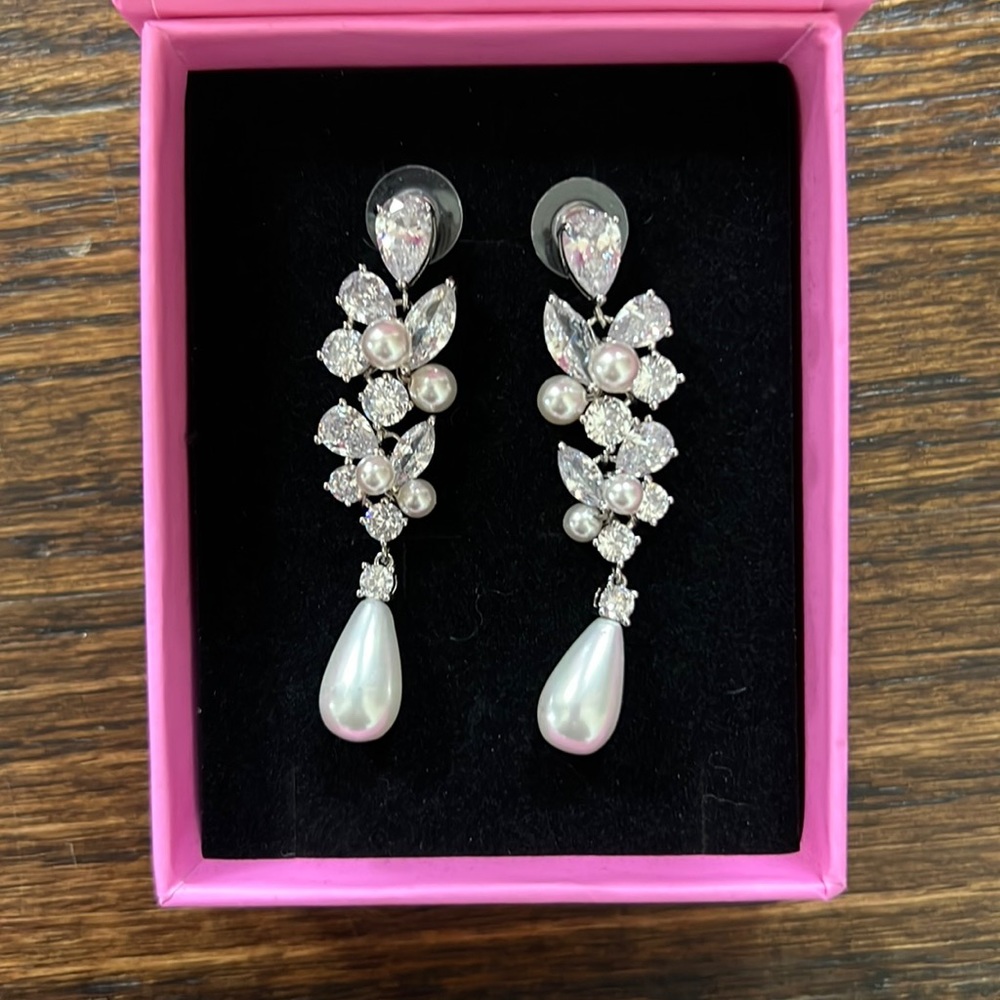 Wedding earrings